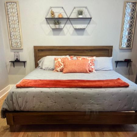 Brickhouse Loft - A Boutique Hotel Martinsville Eksteriør bilde