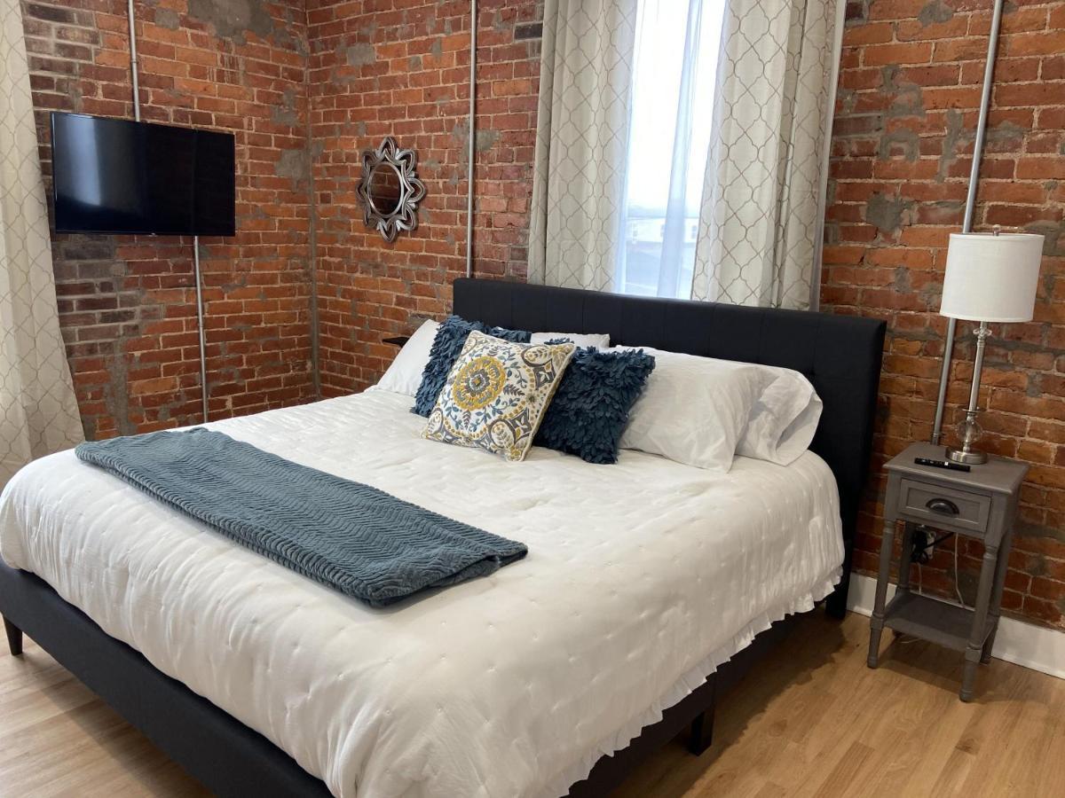 Brickhouse Loft - A Boutique Hotel Martinsville Eksteriør bilde