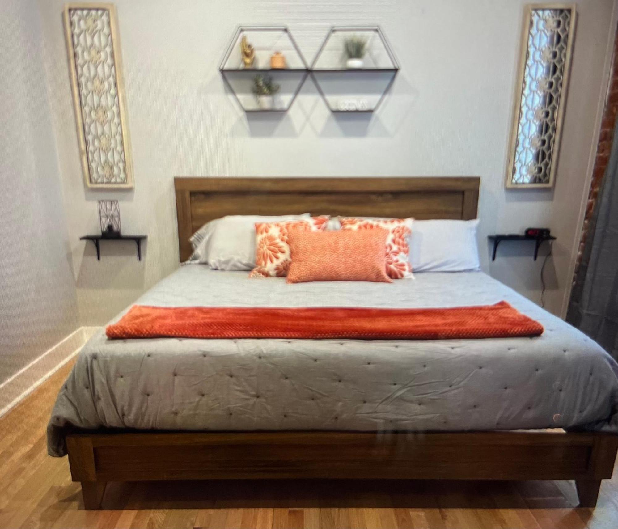 Brickhouse Loft - A Boutique Hotel Martinsville Eksteriør bilde